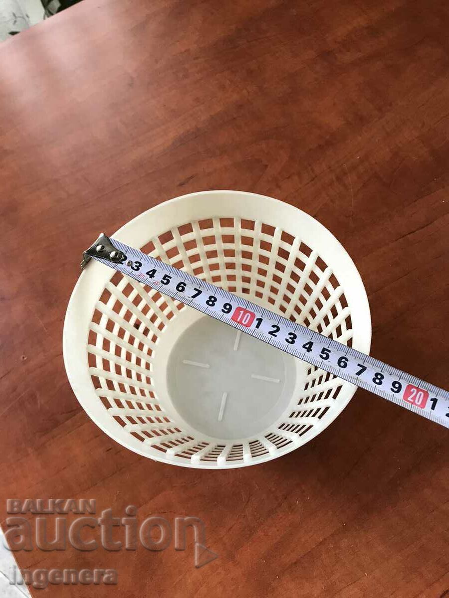 Auction DISH BUCKET GRID PLASTIC Auction DISH BUCKET GRID PLASTIC
