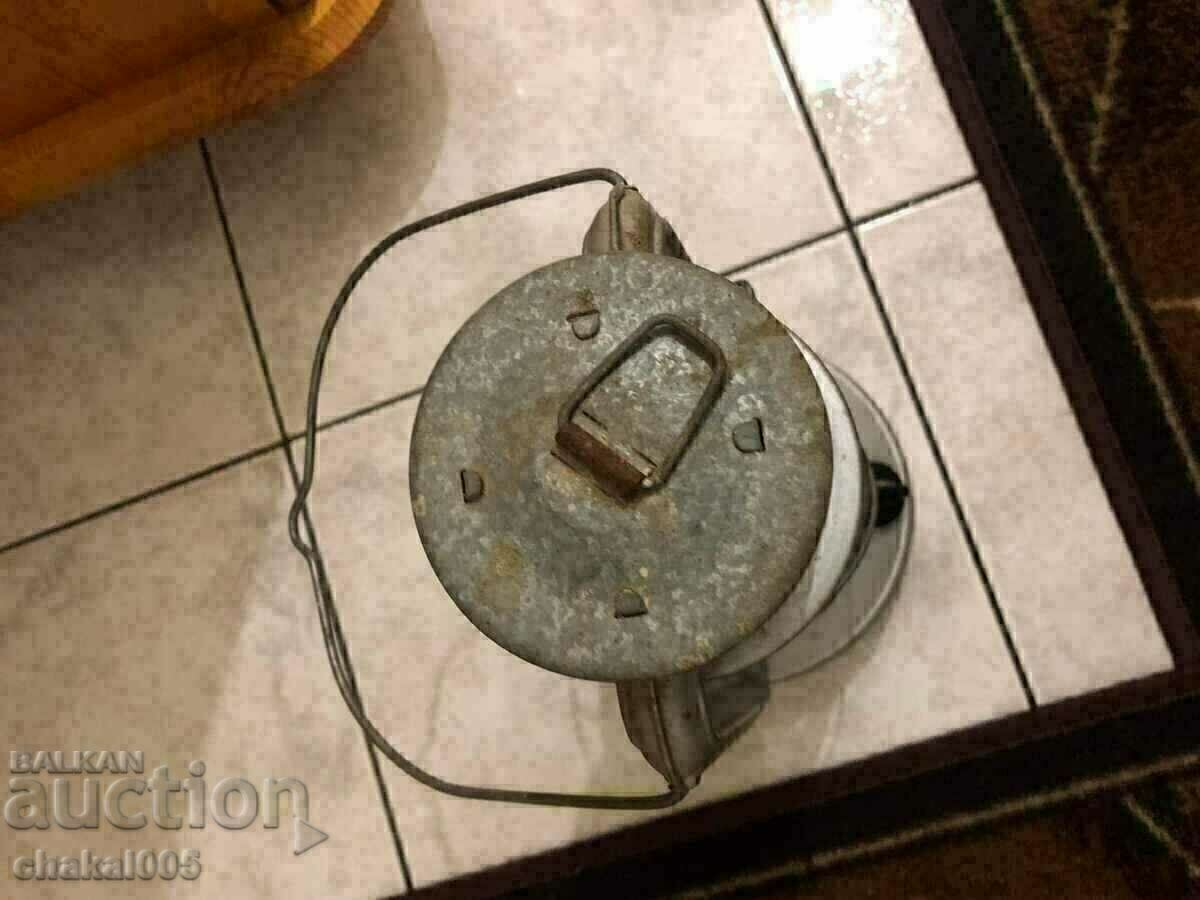 Auction  Old gas lantern