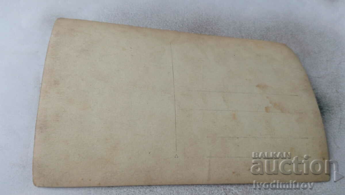 Снимка Момче и две момичета с цена 0.85 лв. | € 0.43 Снимка Момче и две момичета с цена 0.85 лв. | € 0.43