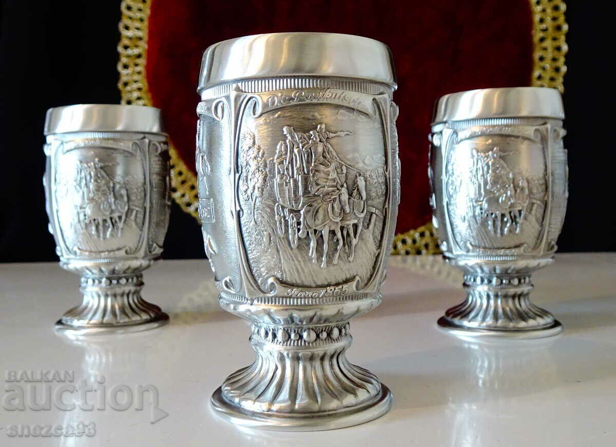 Pewter bowls with pictures of old post offices, 4 pieces