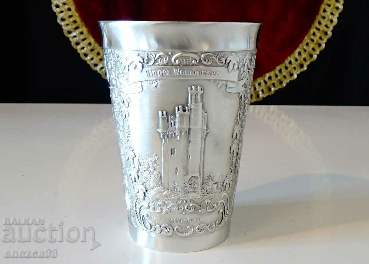 Delivery of Tin wine cup, knight, fortress Delivery of Tin wine cup, knight, fortress