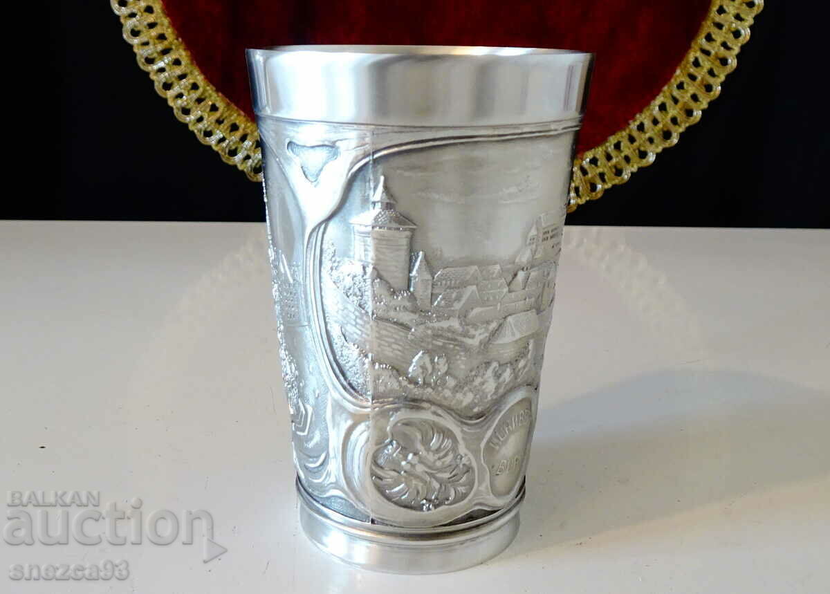 Delivery of Tin wine cup, pictures from Nuremberg Delivery of Tin wine cup, pictures from Nuremberg