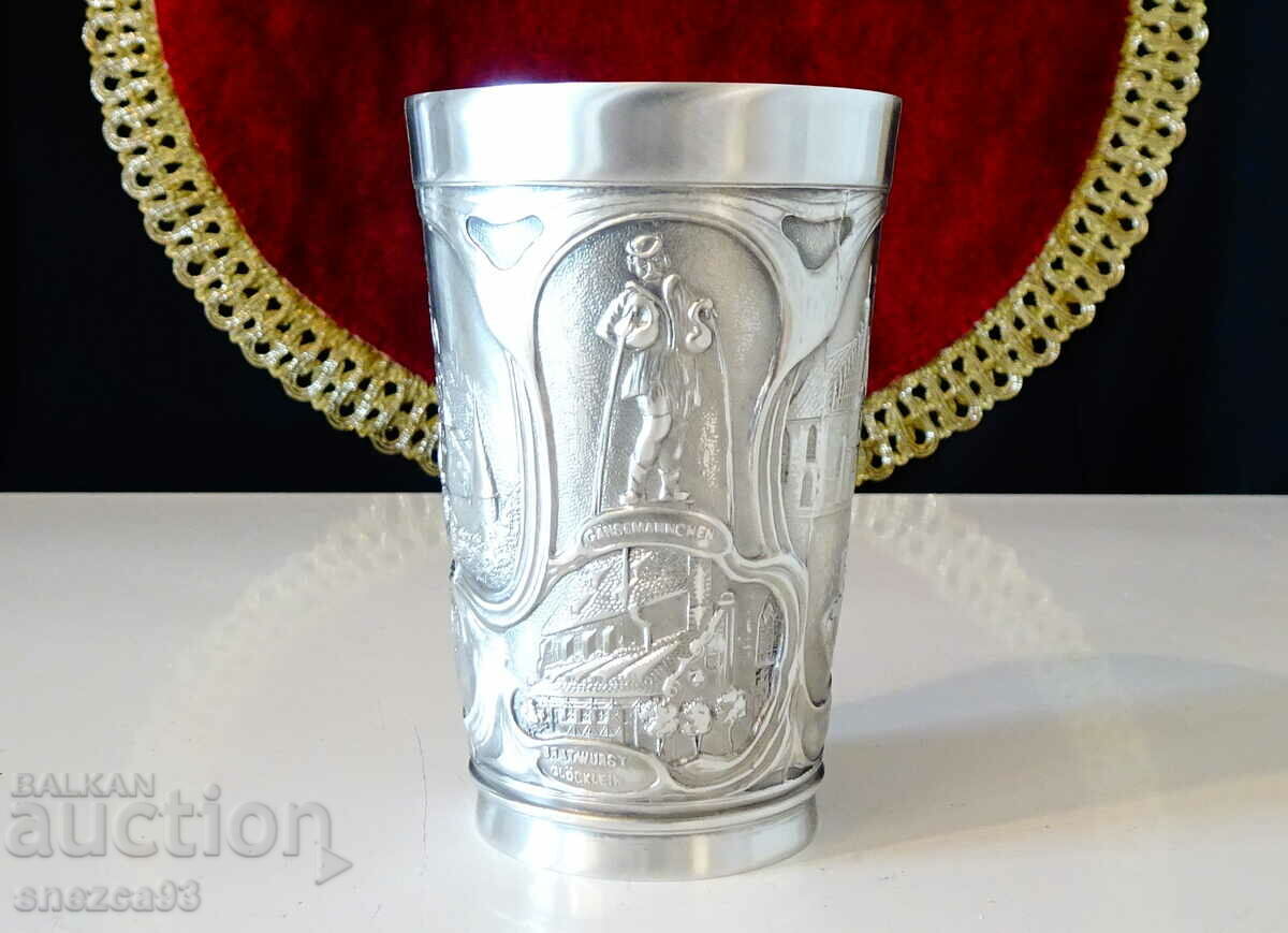 Pewter cup with paintings from Nuremberg.