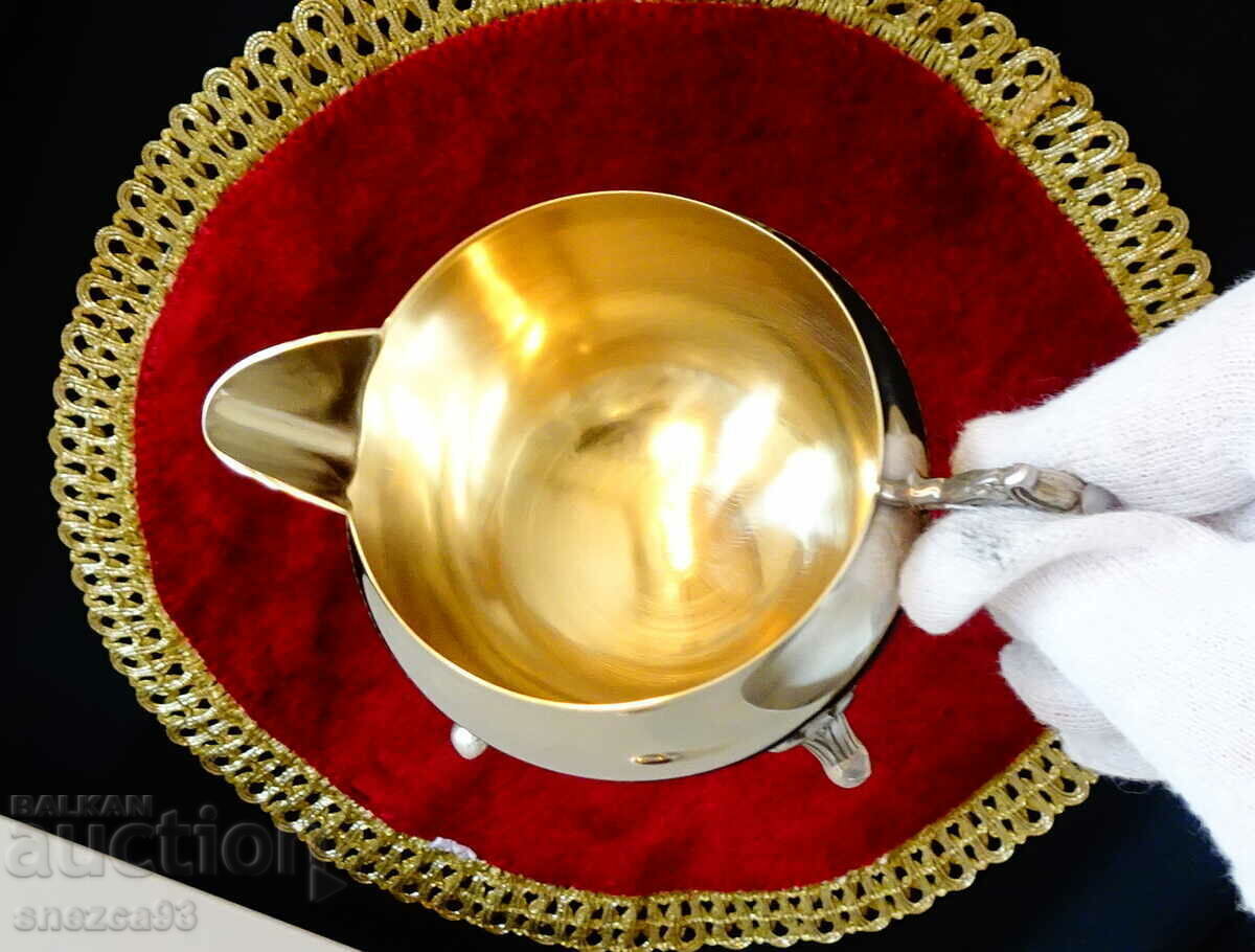 Παράδοση Ασημένια κανάτα, σαλτσιέρα με καπάκι, μπρούτζος, επιχρύσωση Παράδοση Ασημένια κανάτα, σαλτσιέρα με καπάκι, μπρούτζος, επιχρύσωση