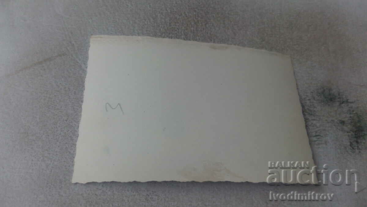 Εικόνα Δύο αγοράκια στο δρόμο με τιμή 0.75 BGN | € 0.38 Εικόνα Δύο αγοράκια στο δρόμο με τιμή 0.75 BGN | € 0.38