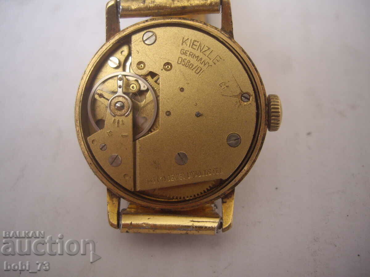 Delivery of Old men's wristwatch.