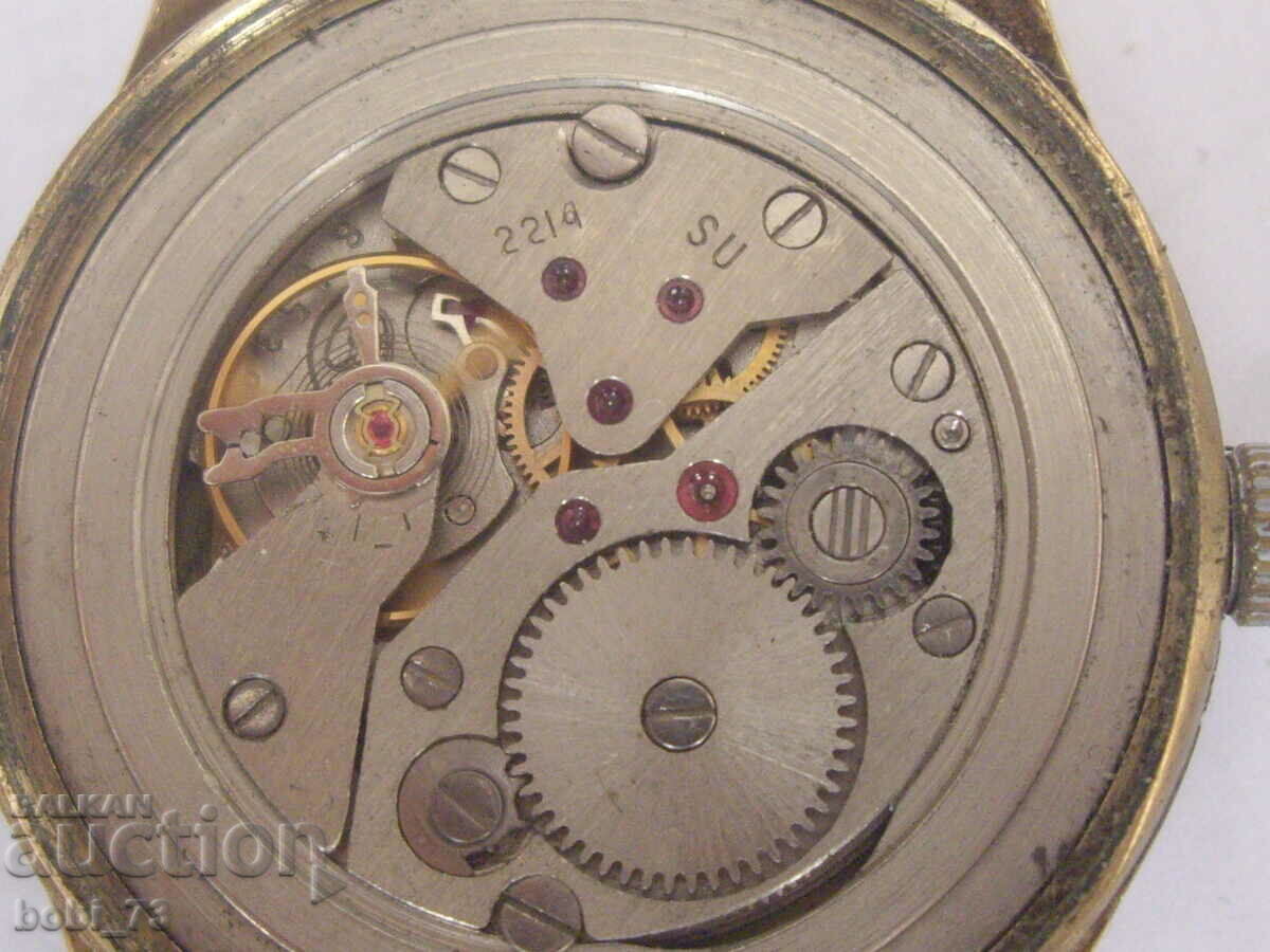 Delivery of Old men's wristwatch. Delivery of Old men's wristwatch.