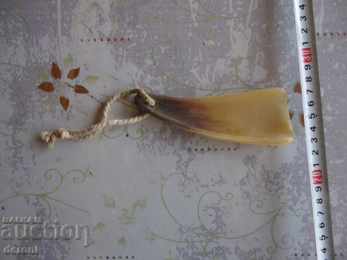 Antique shoe horn with price 15.00 BGN | € 7.67