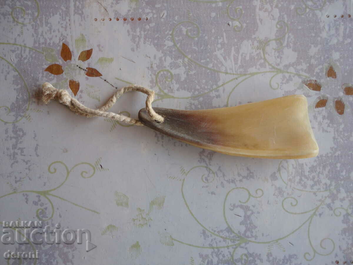 Delivery of Antique shoe horn