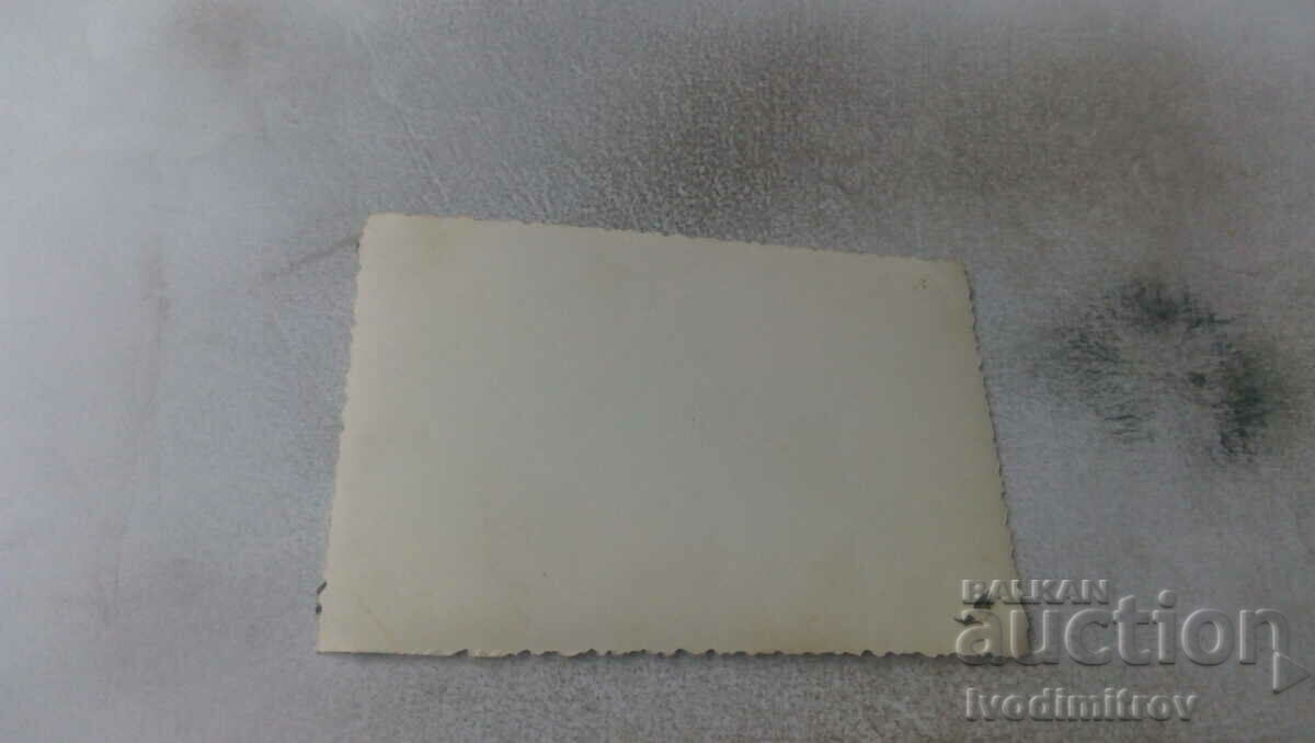 Photo Men and women on the stairs with price 0.85 BGN | € 0.43 Photo Men and women on the stairs with price 0.85 BGN | € 0.43