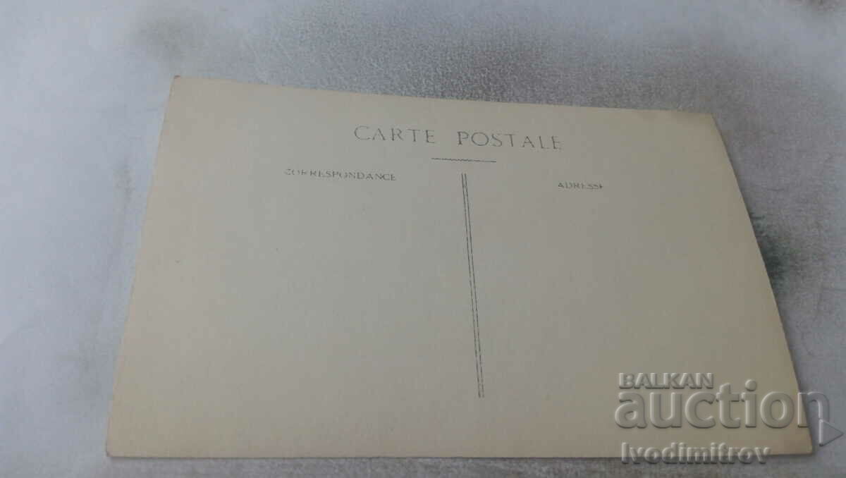 Photo Men with capes on a wooden bench in the park with price 1.45 BGN | € 0.74 Photo Men with capes on a wooden bench in the park with price 1.45 BGN | € 0.74