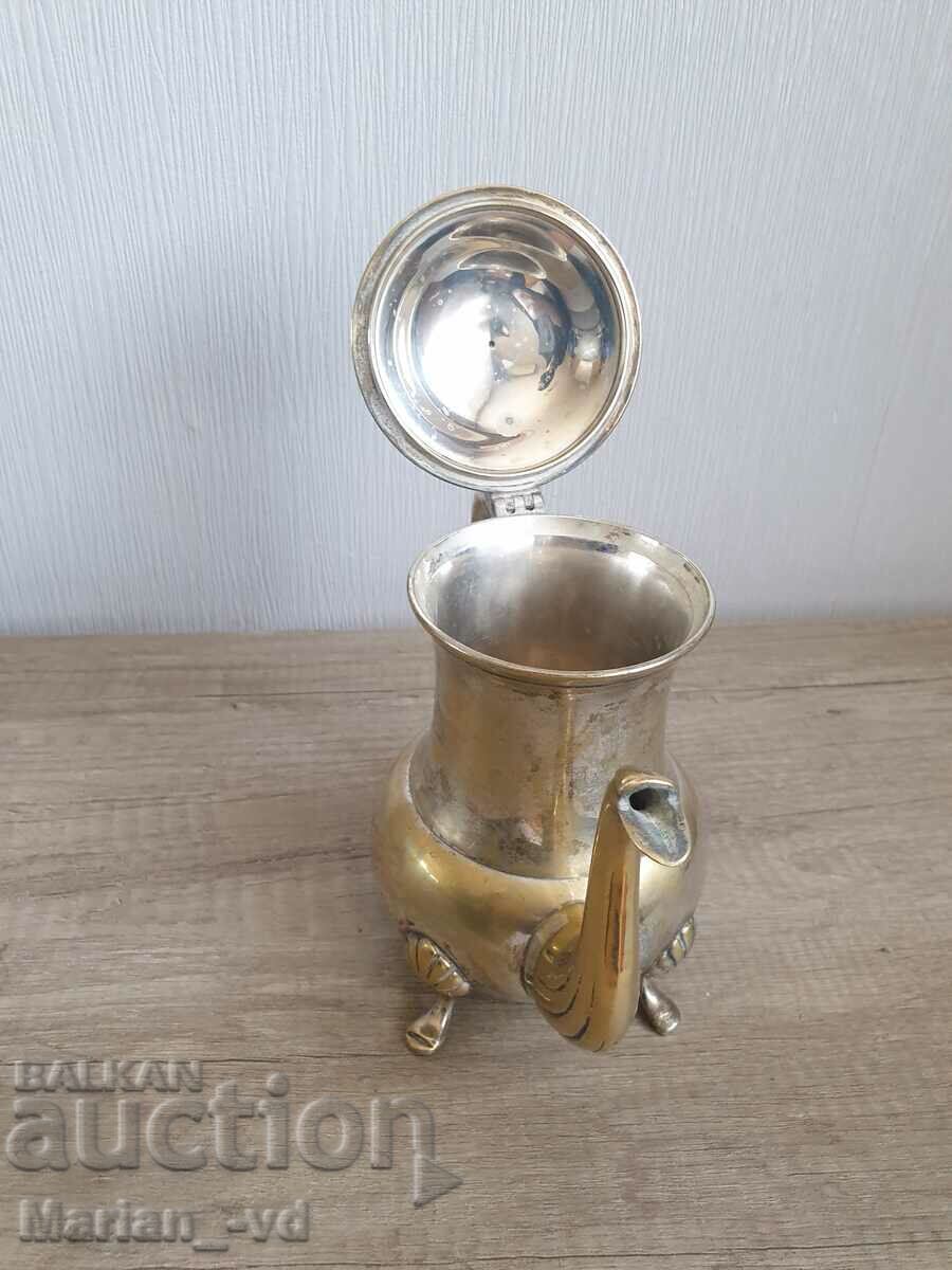 Auction  Vintage coffee or tea pot