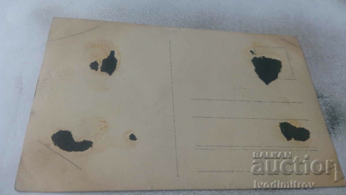 Photo Man woman and two little girls with price 0.85 BGN | € 0.43 Photo Man woman and two little girls with price 0.85 BGN | € 0.43