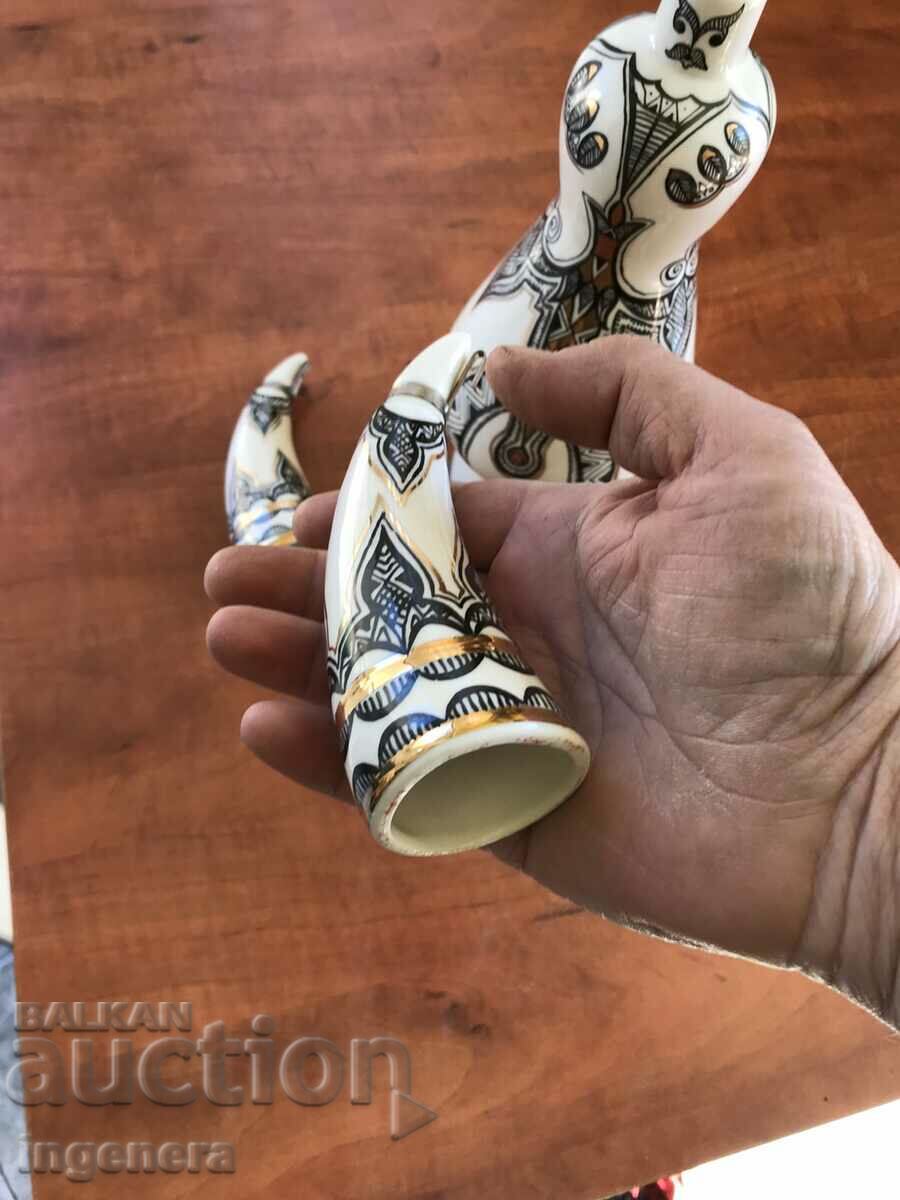 Delivery of PORCELAIN BOTTLE WITH TWO GLASSES UNIQUE Delivery of PORCELAIN BOTTLE WITH TWO GLASSES UNIQUE