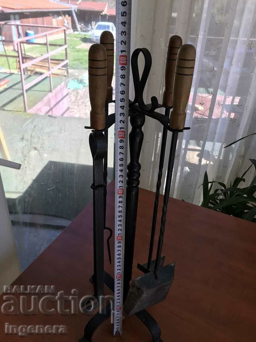 WROUGHT IRON FIREPLACE STAND WITH ACCESSORIES - 6 WROUGHT IRON FIREPLACE STAND WITH ACCESSORIES - 6