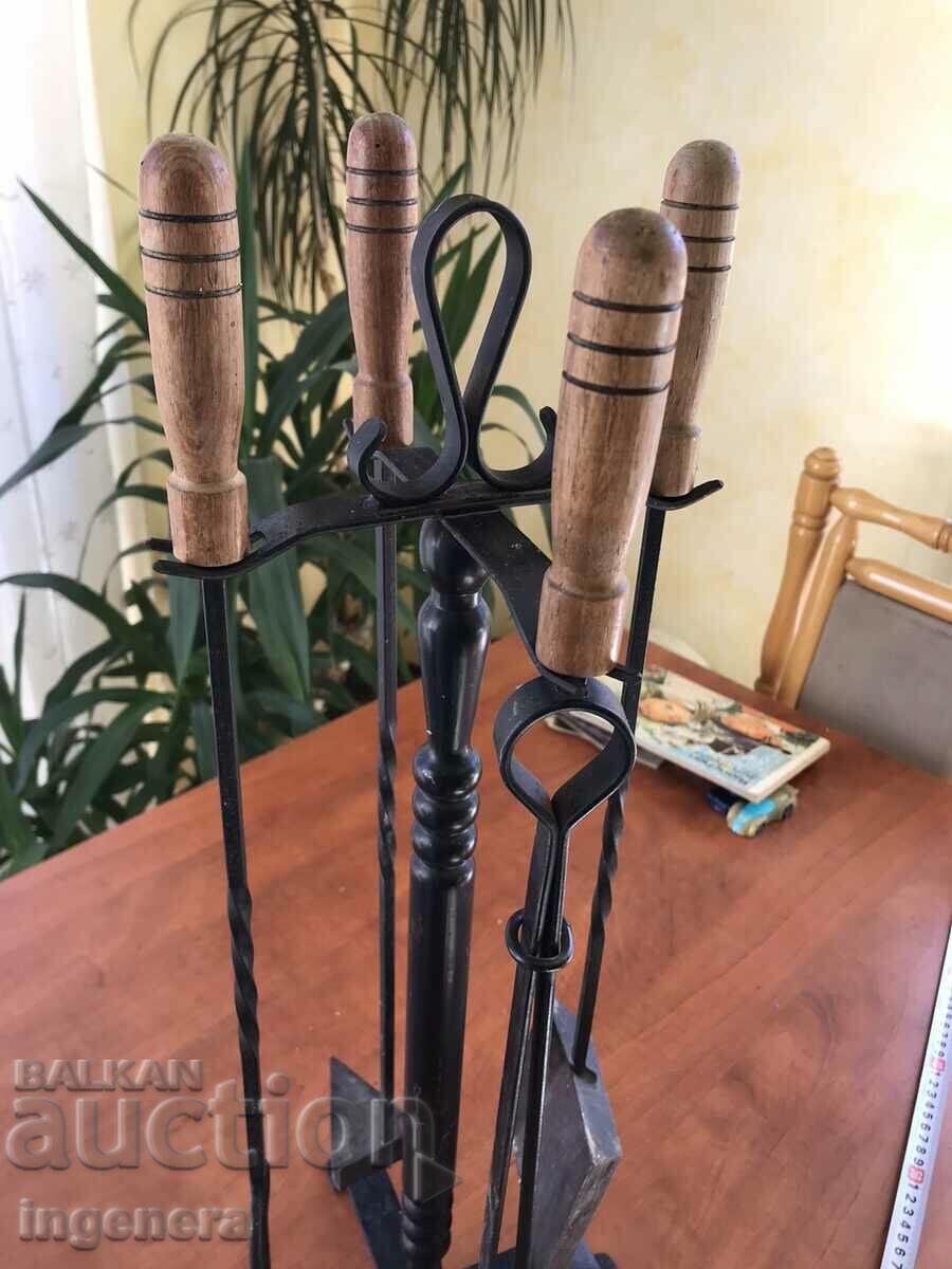 WROUGHT IRON FIREPLACE STAND WITH ACCESSORIES - 7 WROUGHT IRON FIREPLACE STAND WITH ACCESSORIES - 7