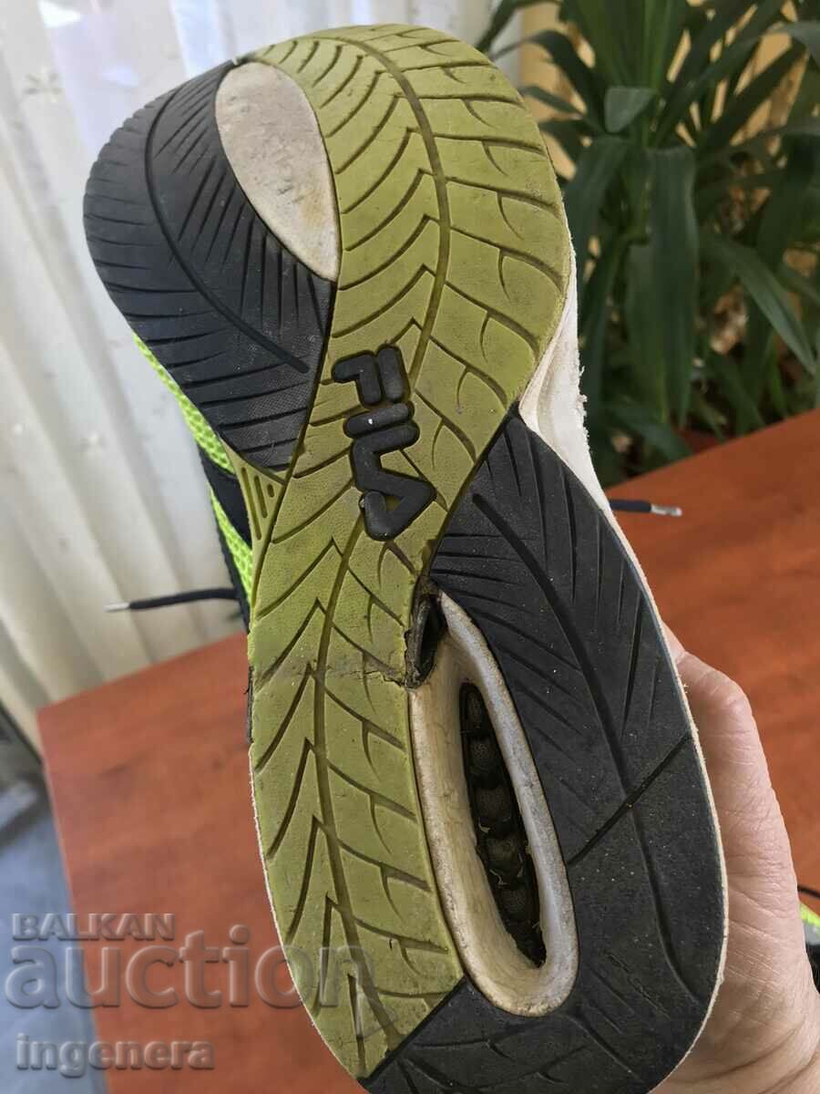 Delivery of SNEAKERS-No. 46