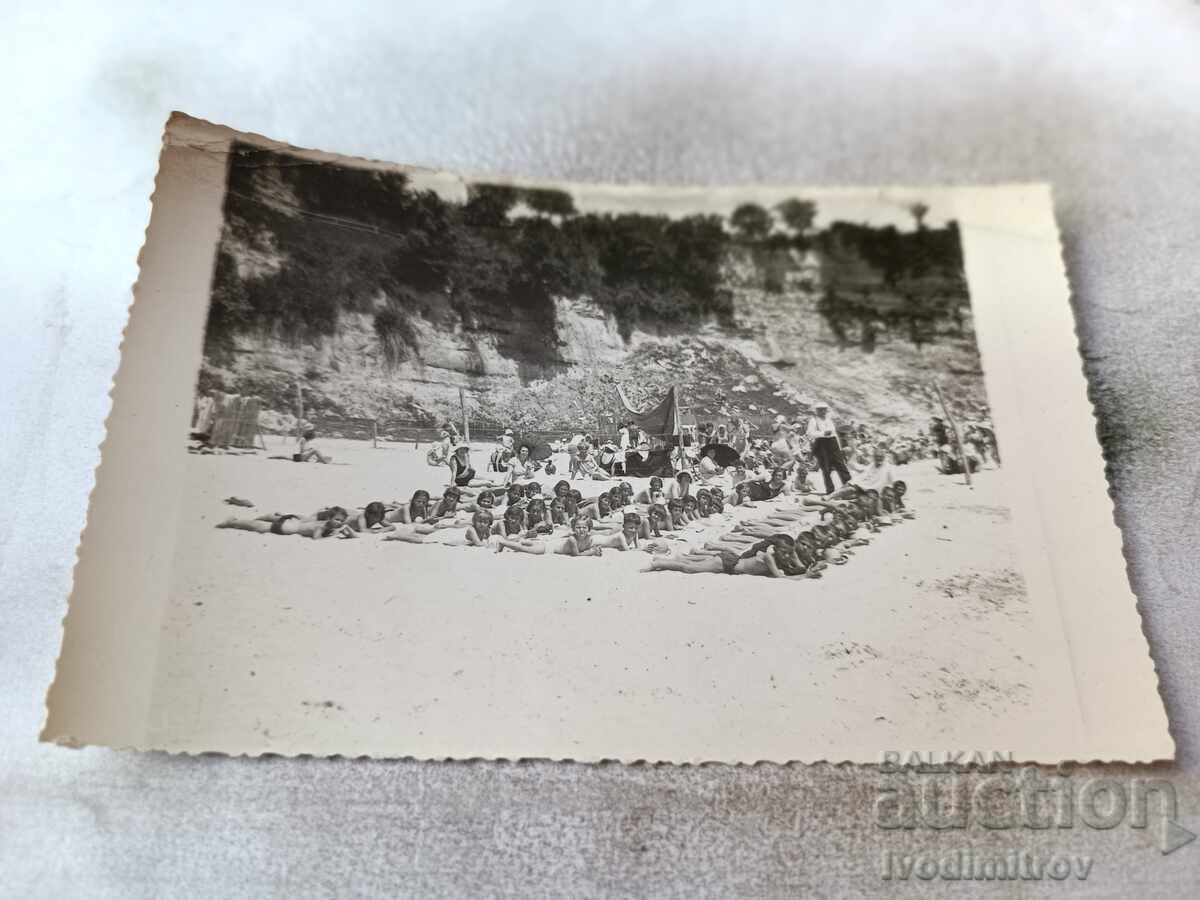 St. Varna Beach in front of the Colony of Bulg. Studying. Union 1933