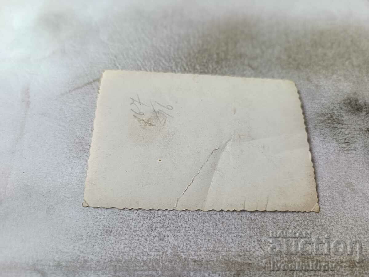 Φωτογραφία Σοφία Τρεις γυναίκες σε μια βόλτα με τιμή 2.65 BGN | € 1.35 Φωτογραφία Σοφία Τρεις γυναίκες σε μια βόλτα με τιμή 2.65 BGN | € 1.35