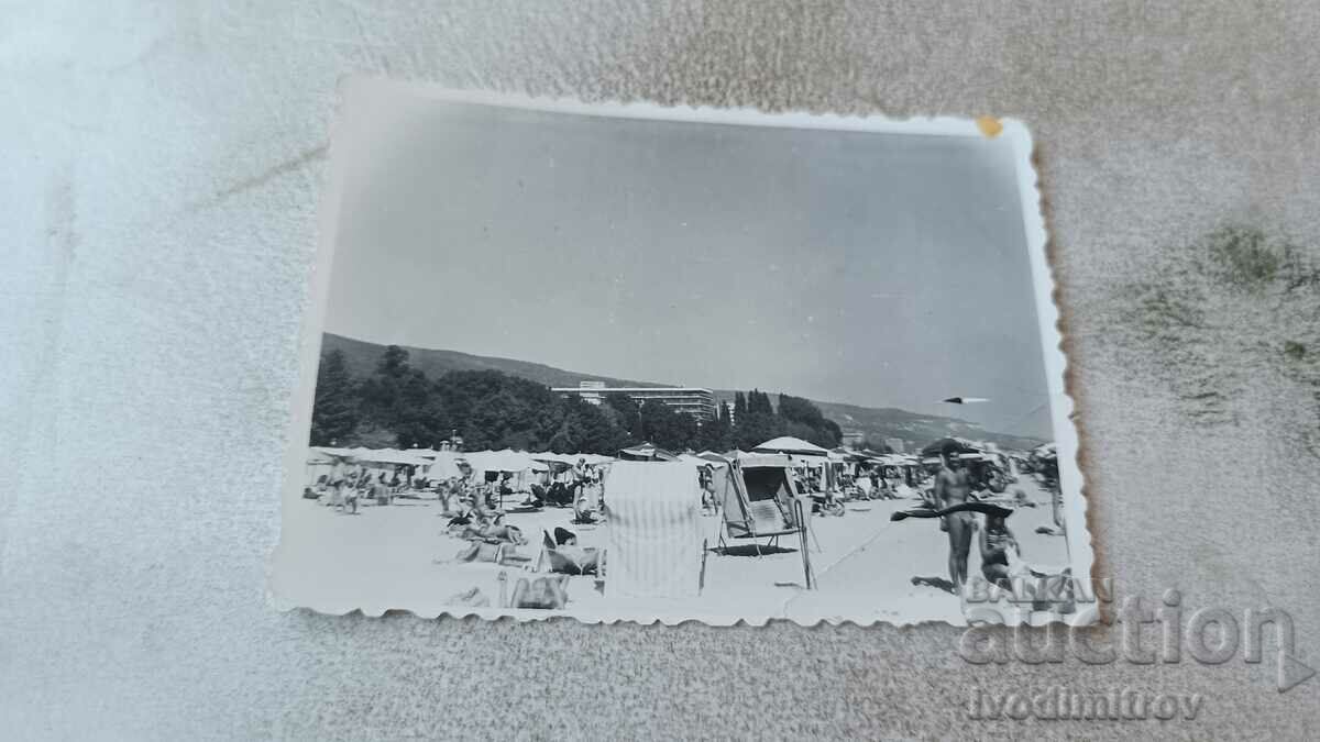 Φωτογραφία Golden Sands Άνδρες και γυναίκες στην παραλία
