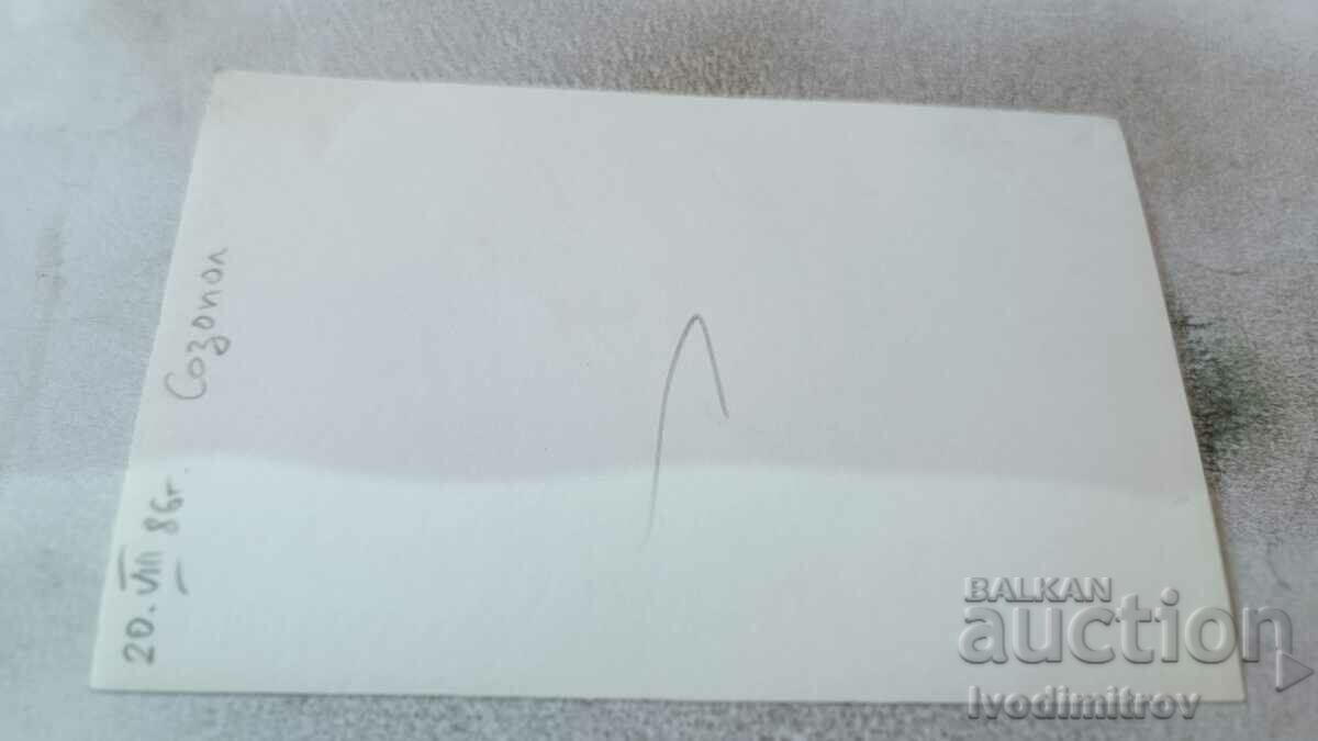 Снимка Созопол Мъж на брега на морето 1986 с цена 1.85 лв. | € 0.95 Снимка Созопол Мъж на брега на морето 1986 с цена 1.85 лв. | € 0.95