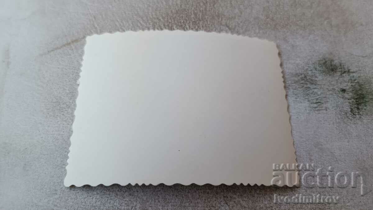 Photo Men and women with price 0.55 BGN | € 0.28 Photo Men and women with price 0.55 BGN | € 0.28