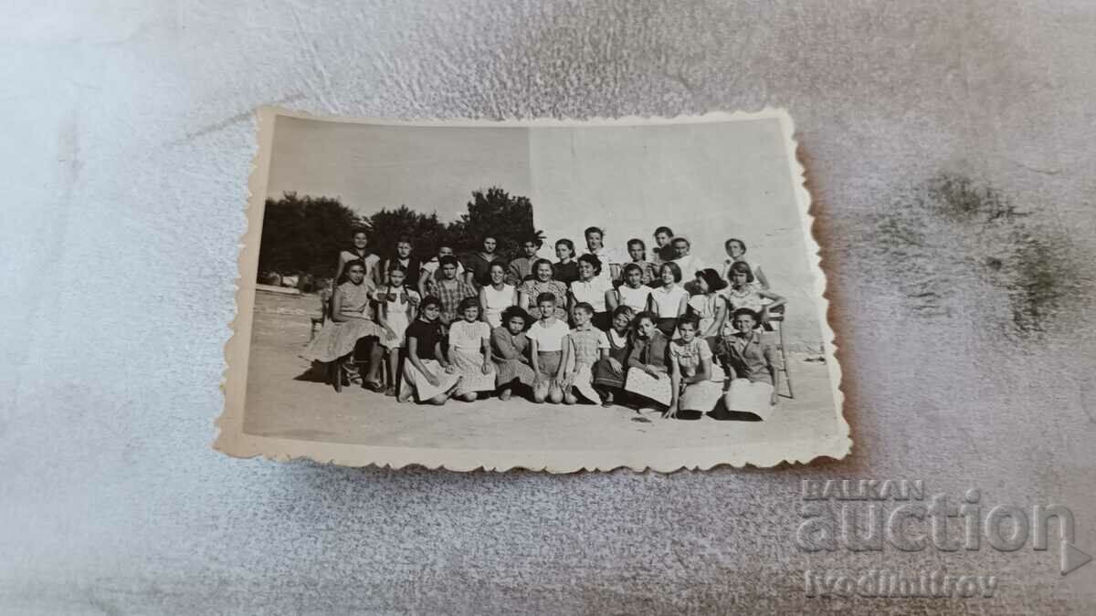 Fotografie Stalin Femei și fete în grădina mării
