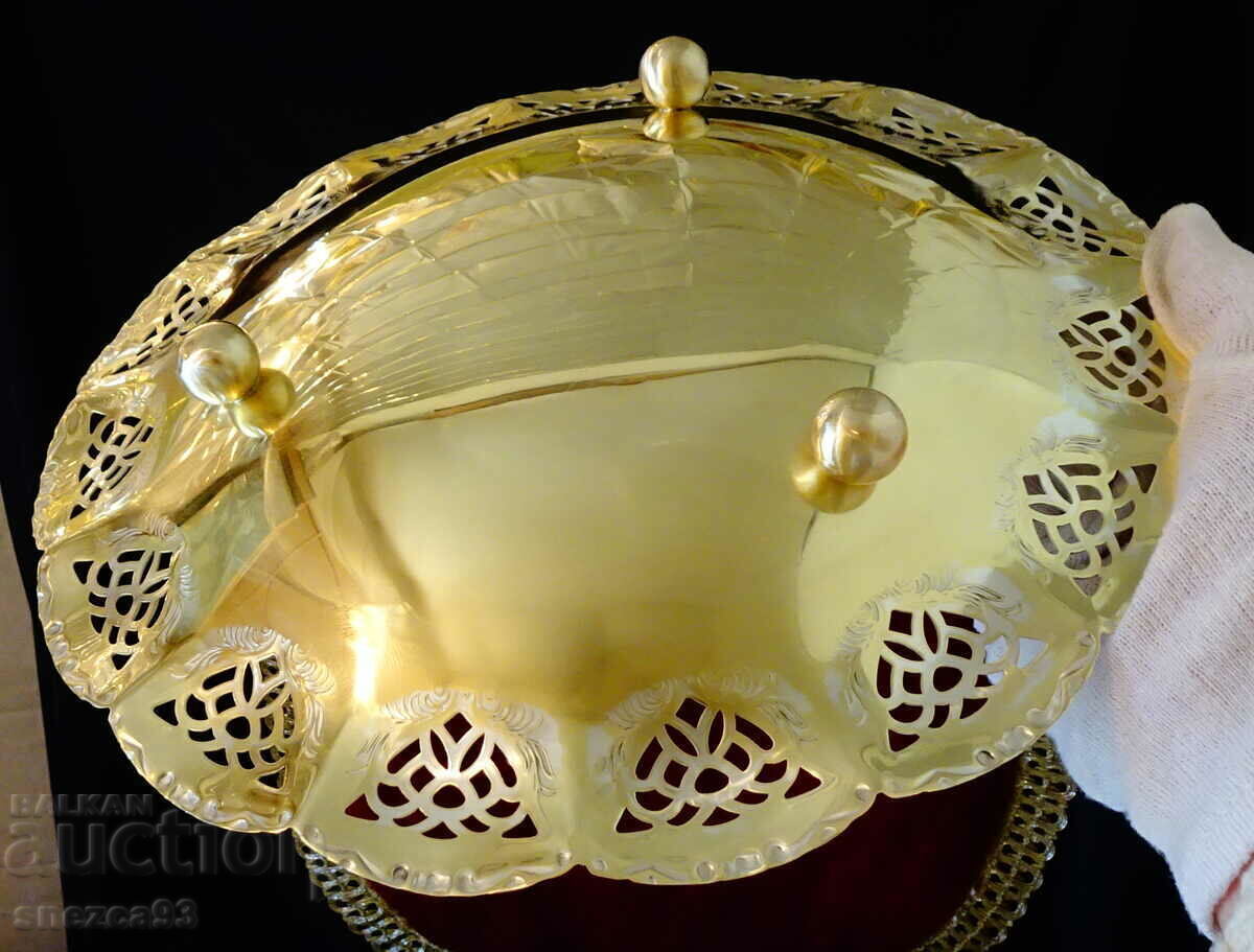 Livrarea Fructieră bronz 26 cm, ajur, relief, baroc Livrarea Fructieră bronz 26 cm, ajur, relief, baroc