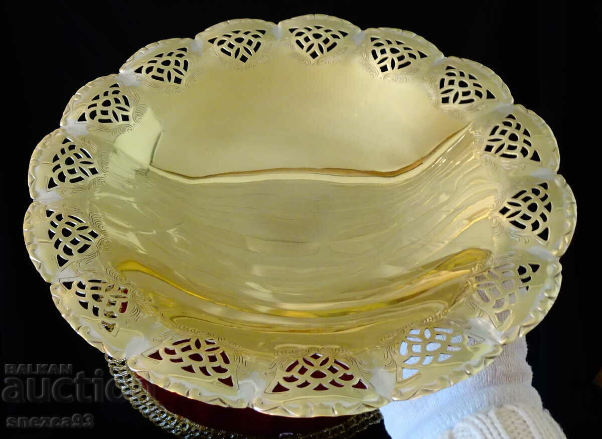 Fructieră bronz 26 cm, ajur, relief, baroc Fructieră bronz 26 cm, ajur, relief, baroc