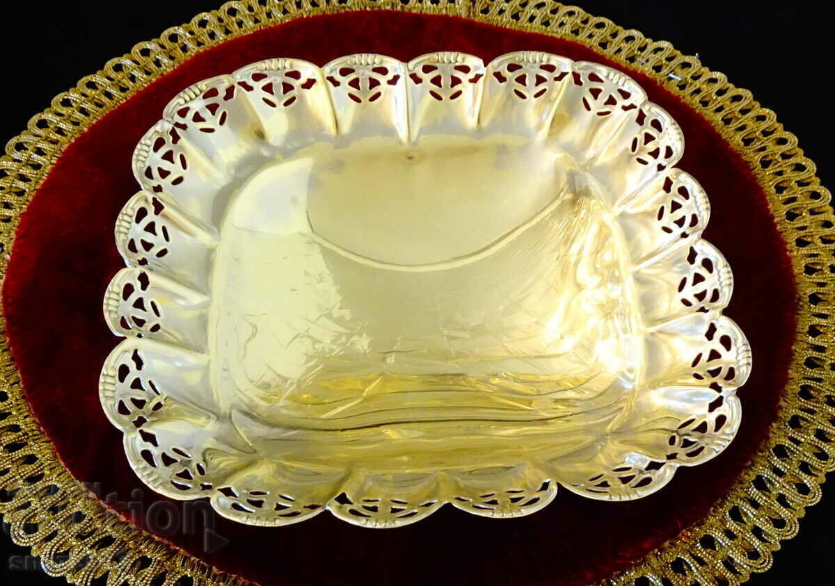 Bronze fruit bowl, relief, openwork, square Bronze fruit bowl, relief, openwork, square