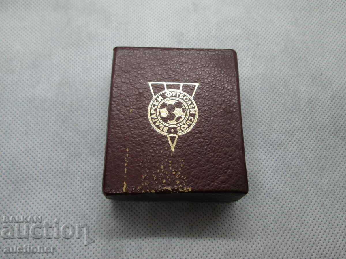 МНОГО СТАР НАГРЪДЕН ЗНАК БФС С КУТИЯ - 6 МНОГО СТАР НАГРЪДЕН ЗНАК БФС С КУТИЯ - 6