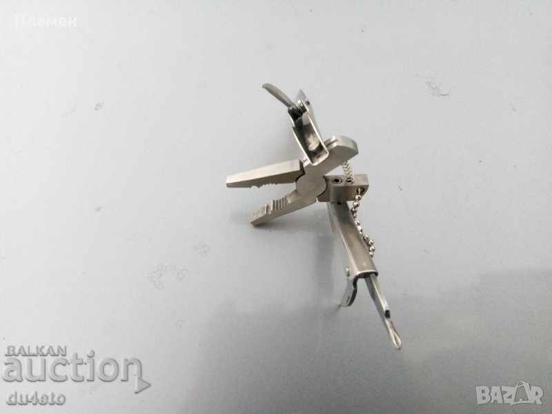 Clește pliabil de buzunar multifuncțional cu unelte, cheie cu preț € 8.00 | 15.65 BGN