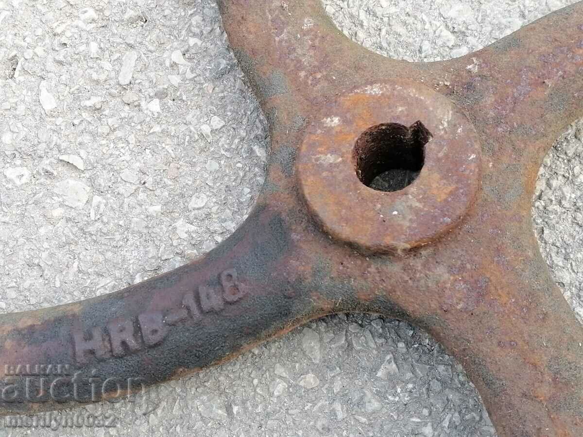 Auction Wheel cast relief cast iron from pressed wrought iron casting Auction Wheel cast relief cast iron from pressed wrought iron casting