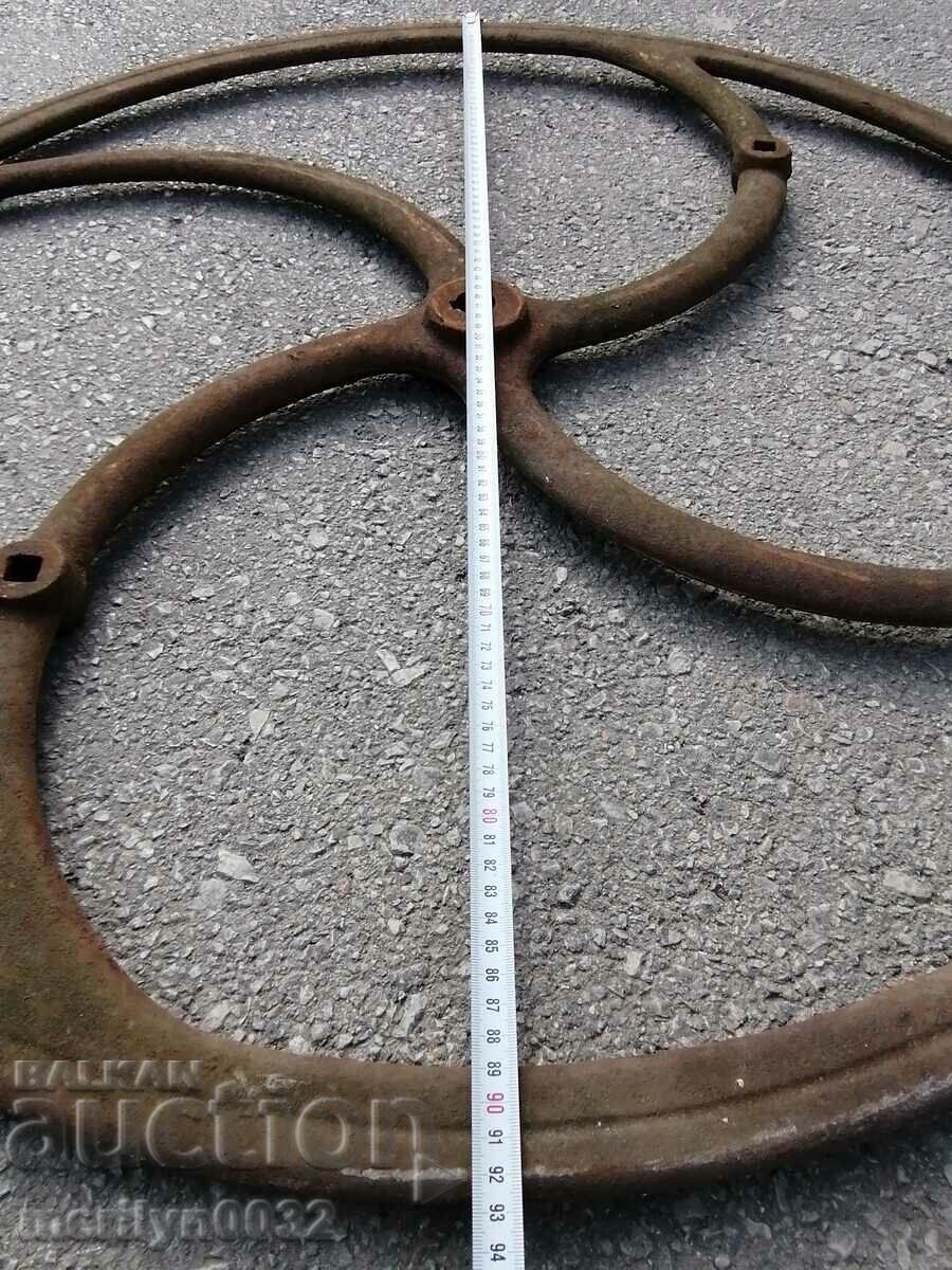 Delivery of Wheel cast relief cast iron from pressed wrought iron casting Delivery of Wheel cast relief cast iron from pressed wrought iron casting