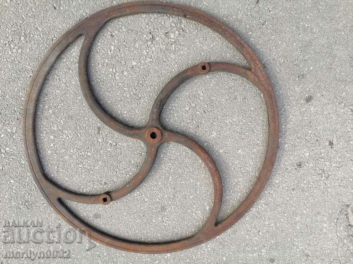 Auction Wheel cast relief cast iron from pressed wrought iron casting Auction Wheel cast relief cast iron from pressed wrought iron casting