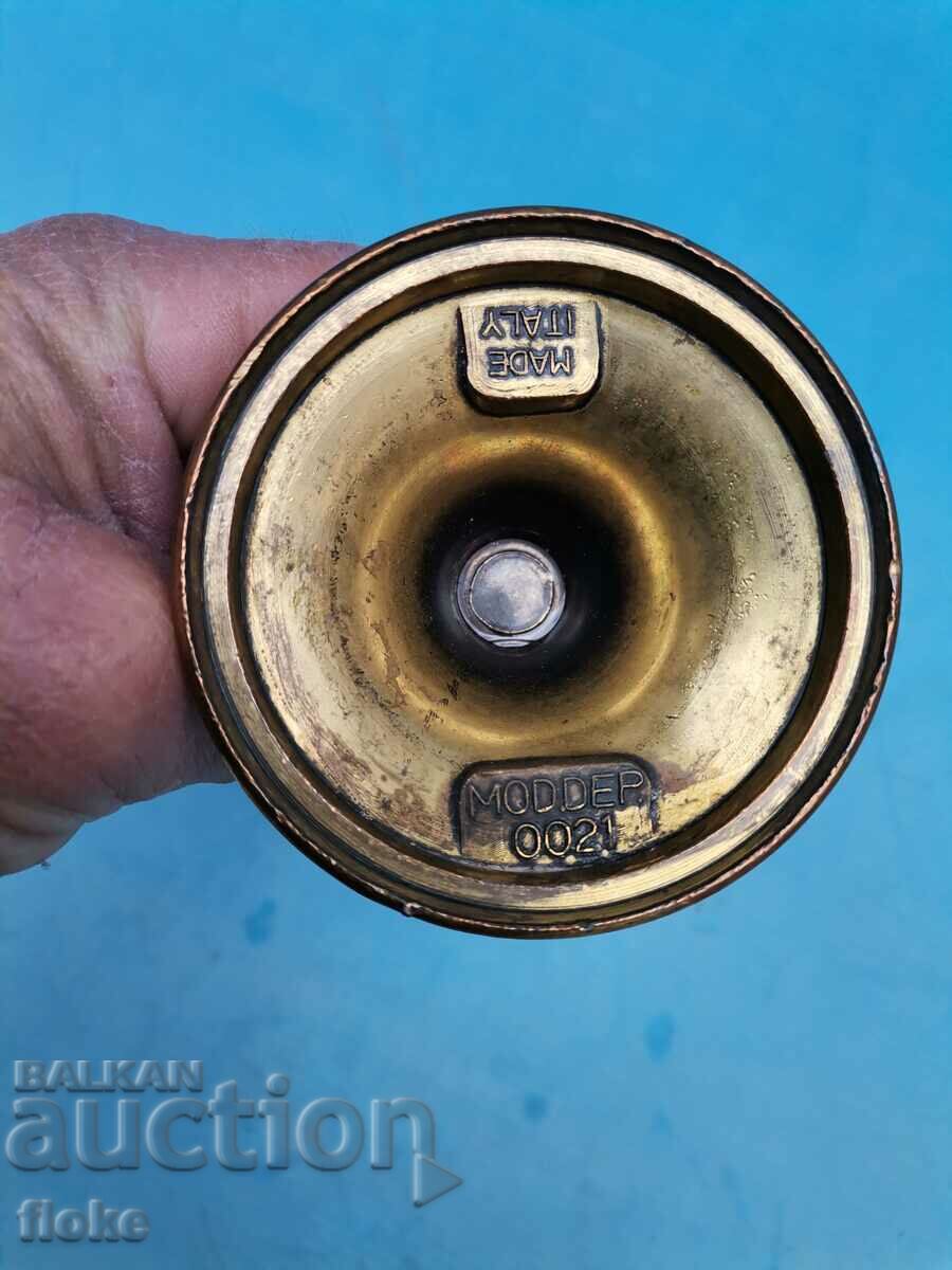 Delivery of Bronze jug Delivery of Bronze jug