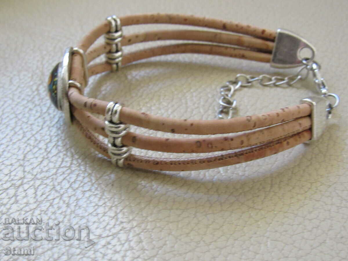 Delivery of Cork bracelet, Portugal