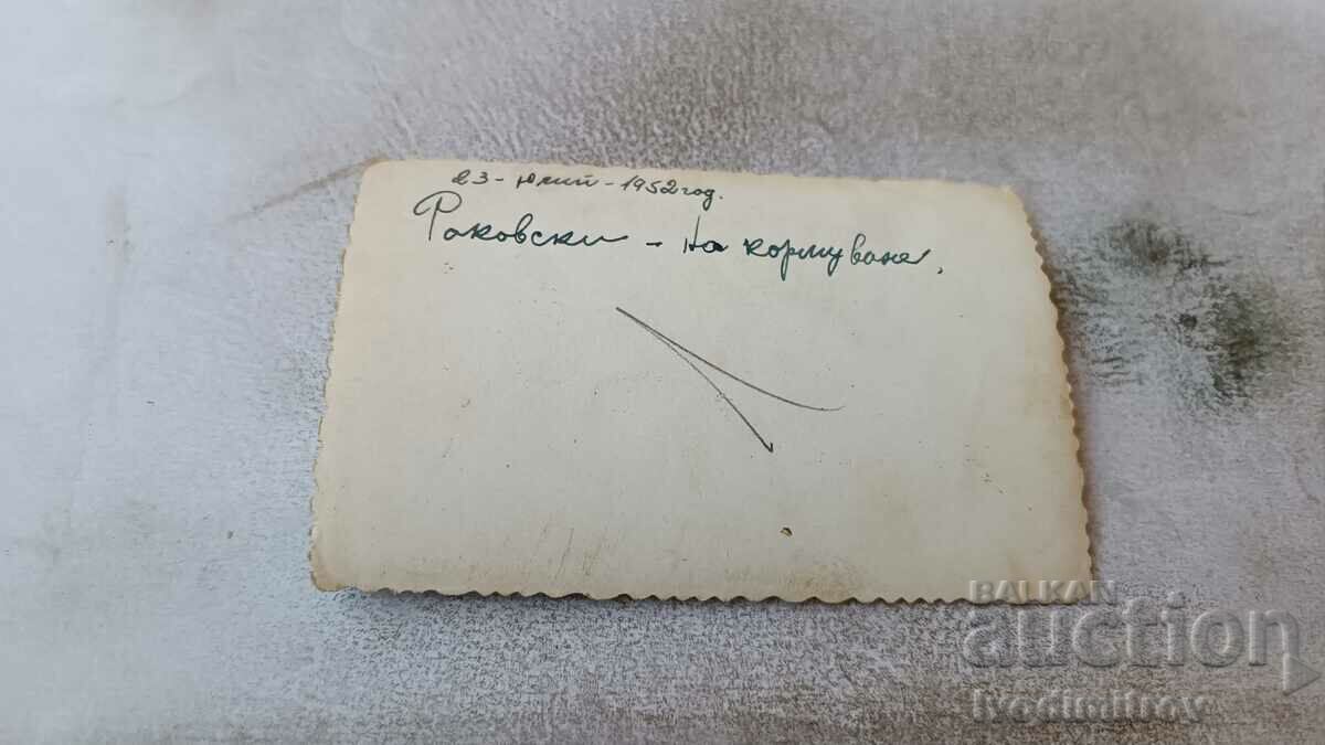 Снимка Раковски Офицери и момче на курс за курмувяне 1952 с цена 1.15 лв. | € 0.59 Снимка Раковски Офицери и момче на курс за курмувяне 1952 с цена 1.15 лв. | € 0.59