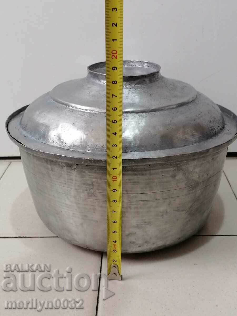 An old tinned pot, a baker's copper pot with lid with price 97.00 BGN | € 49.60