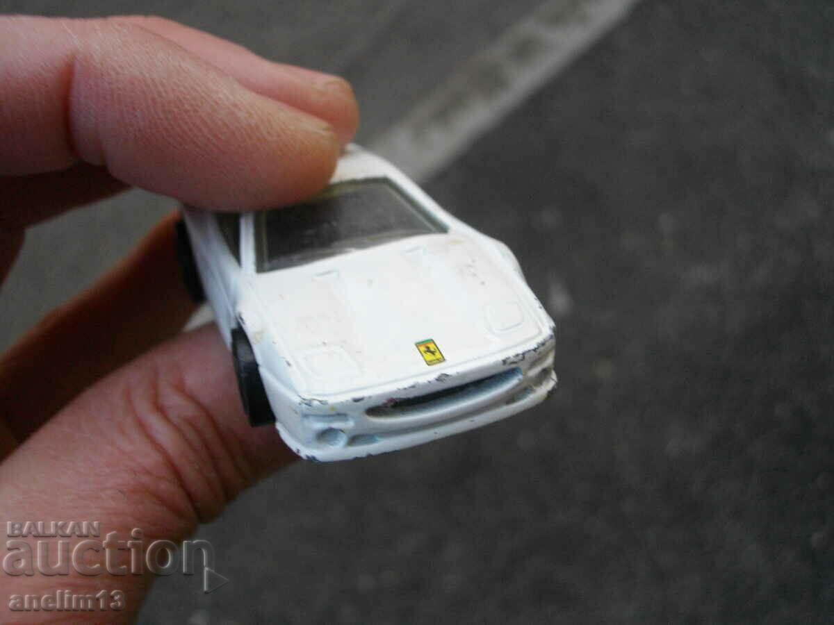 Livrarea Cărucior metalic FERRARI F 512 M HOT WHEELS