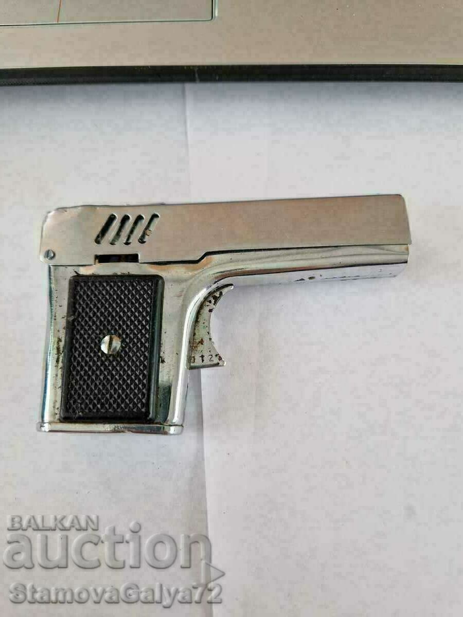 Auction Rare Antique Collectible Penguin Aurora 45 Lighter Auction Rare Antique Collectible Penguin Aurora 45 Lighter