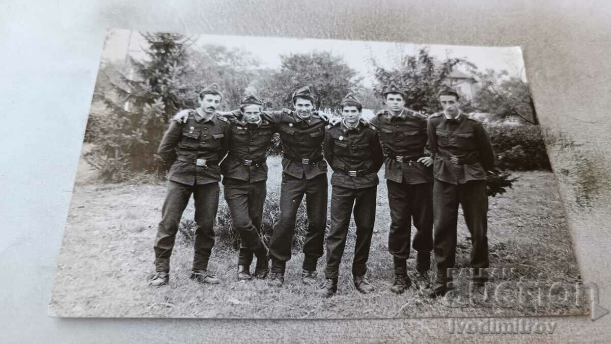 Photo Six sergeants