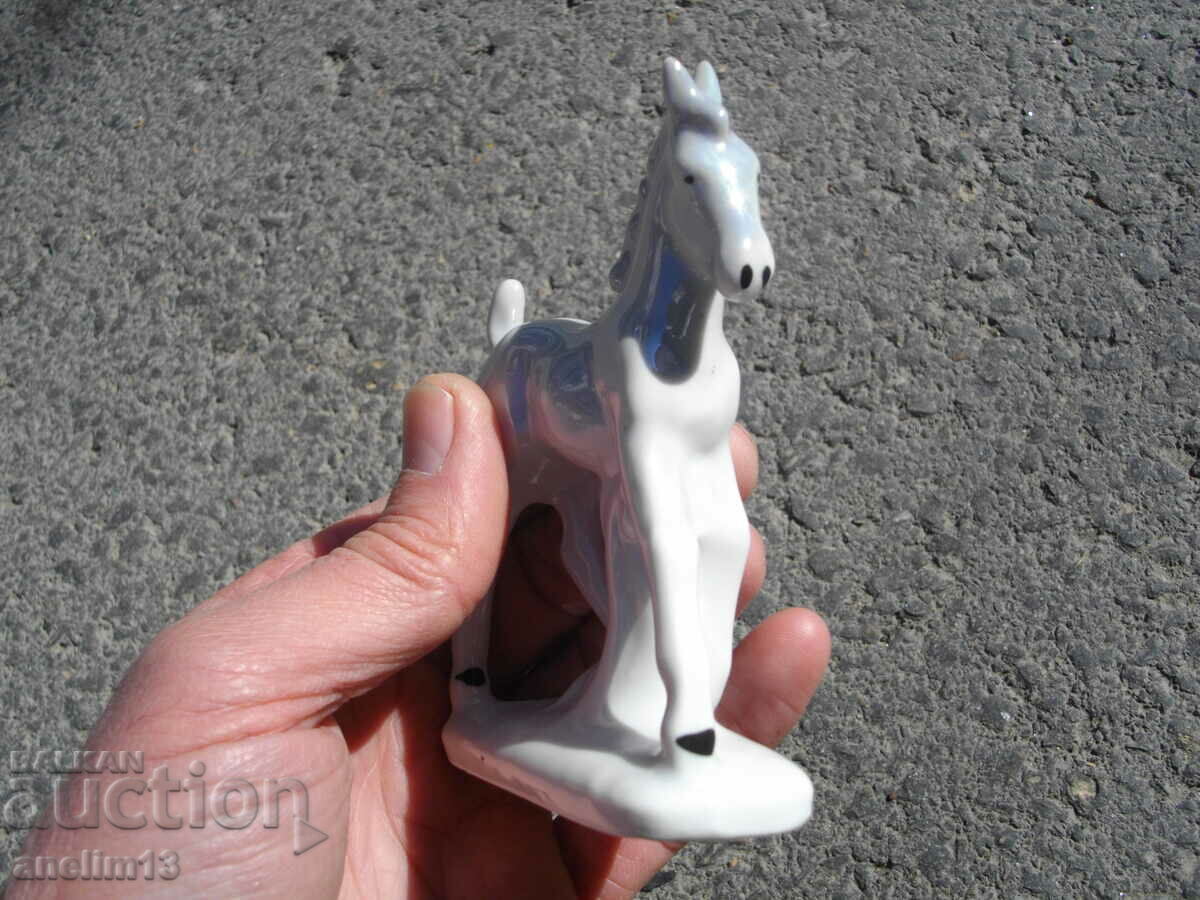 Auction  OLD PORCELAIN HORSE
