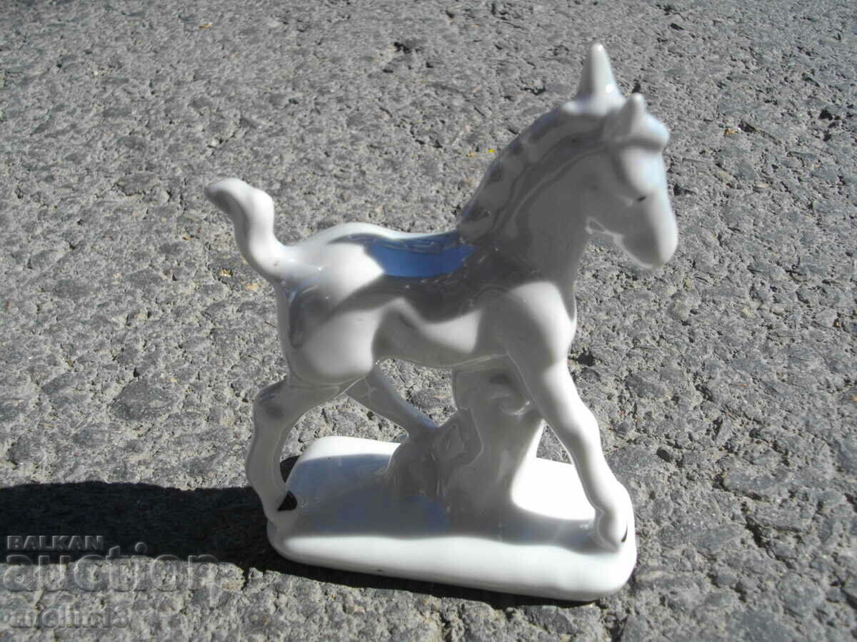 OLD PORCELAIN HORSE - 6