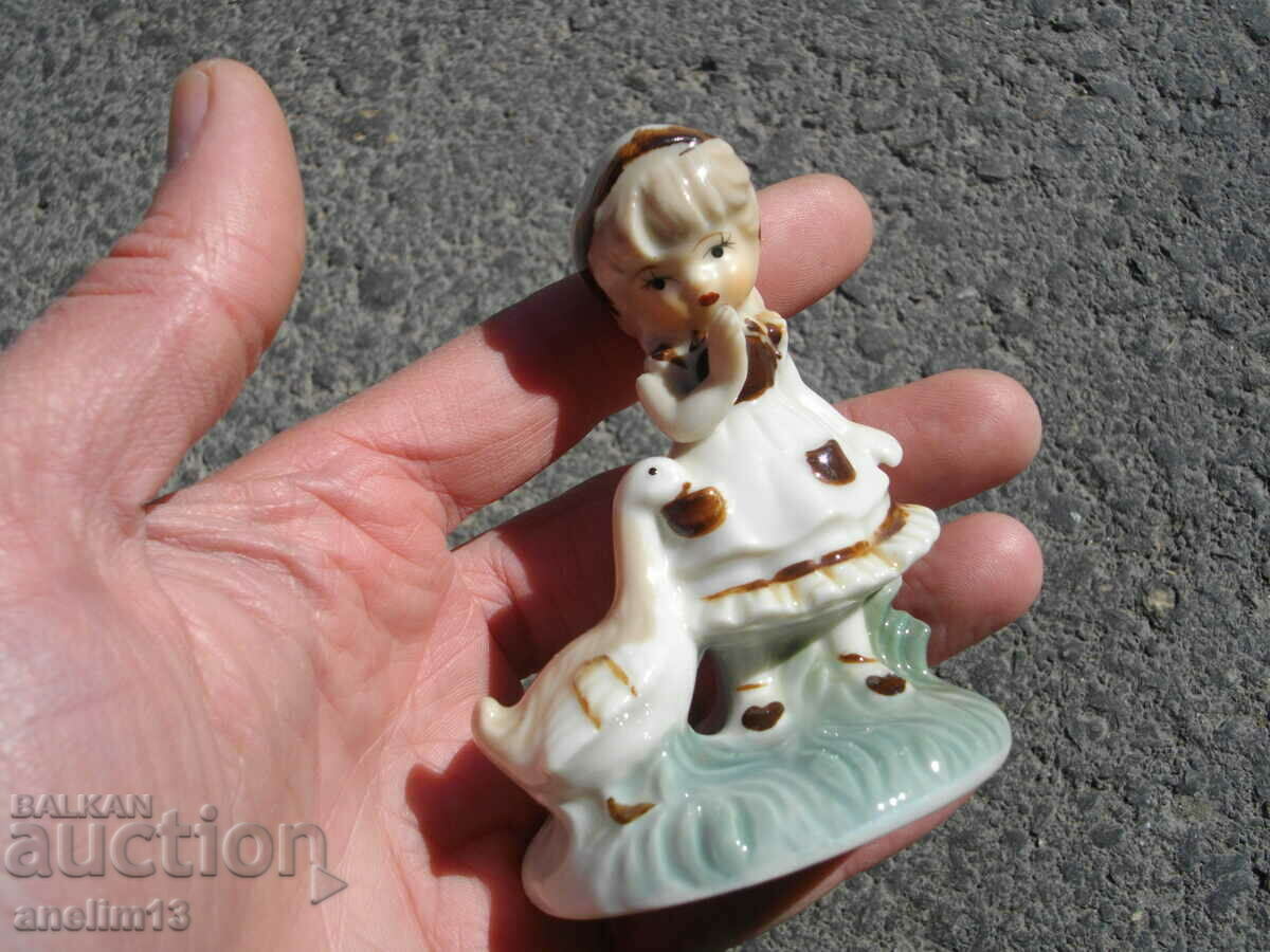 Auction OLD PORCELAIN HANDGEMALT Auction OLD PORCELAIN HANDGEMALT