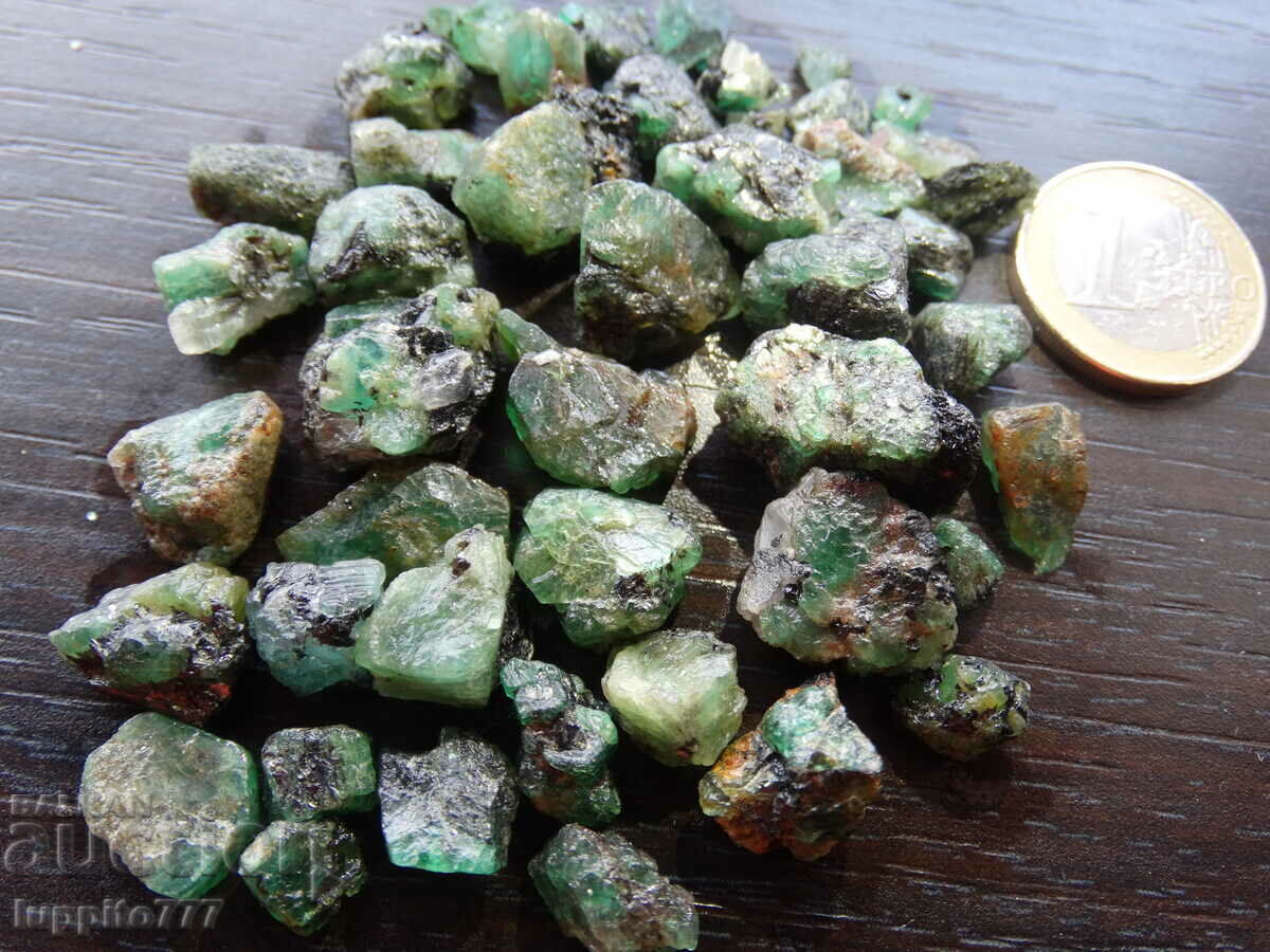 natural emerald beryl on matrix unique lot 250.00 carats with price 890.00 BGN | € 455.05