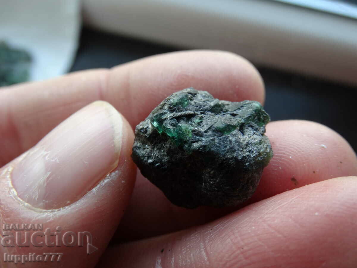 natural emerald beryl on matrix unique lot 453.85 carats - 5 natural emerald beryl on matrix unique lot 453.85 carats - 5