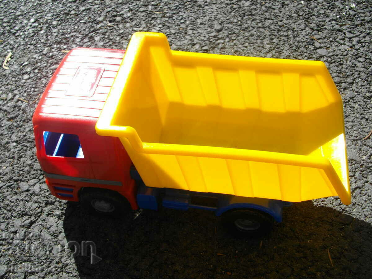 Auction  CHILDREN'S TOY TRUCK MERCEDES LENA TRUCK