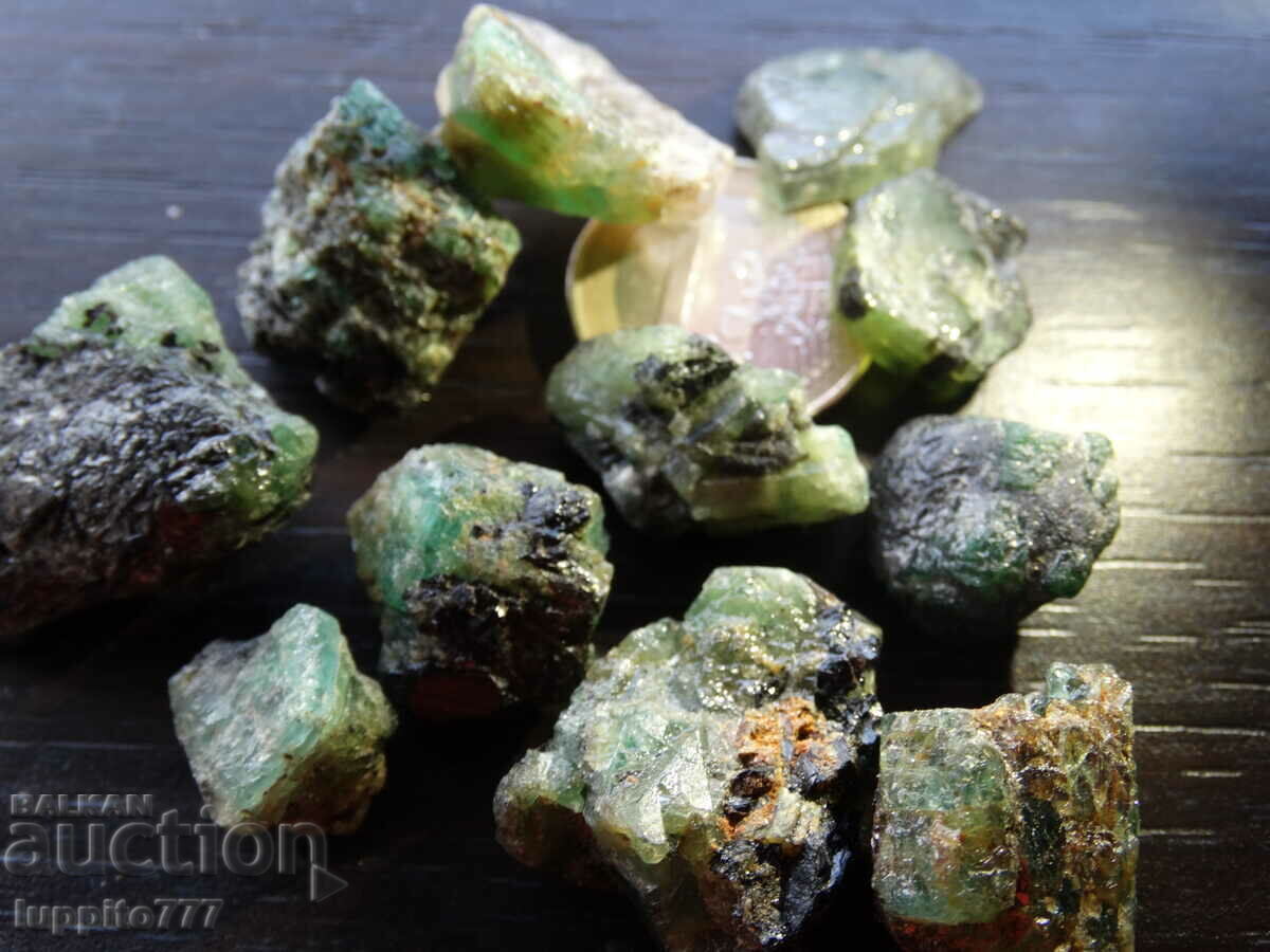 beril smarald natural pe matrice lot unic 285,60 carate