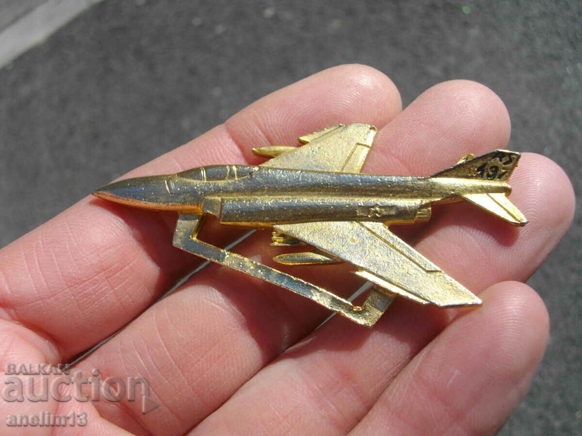 Licitație AVION DE METAL AVION DE LUPTA